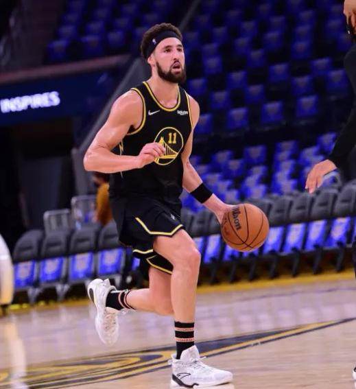 kaiyun-勇士老板：球队似梦回2015 希望库里冠军追平詹皇