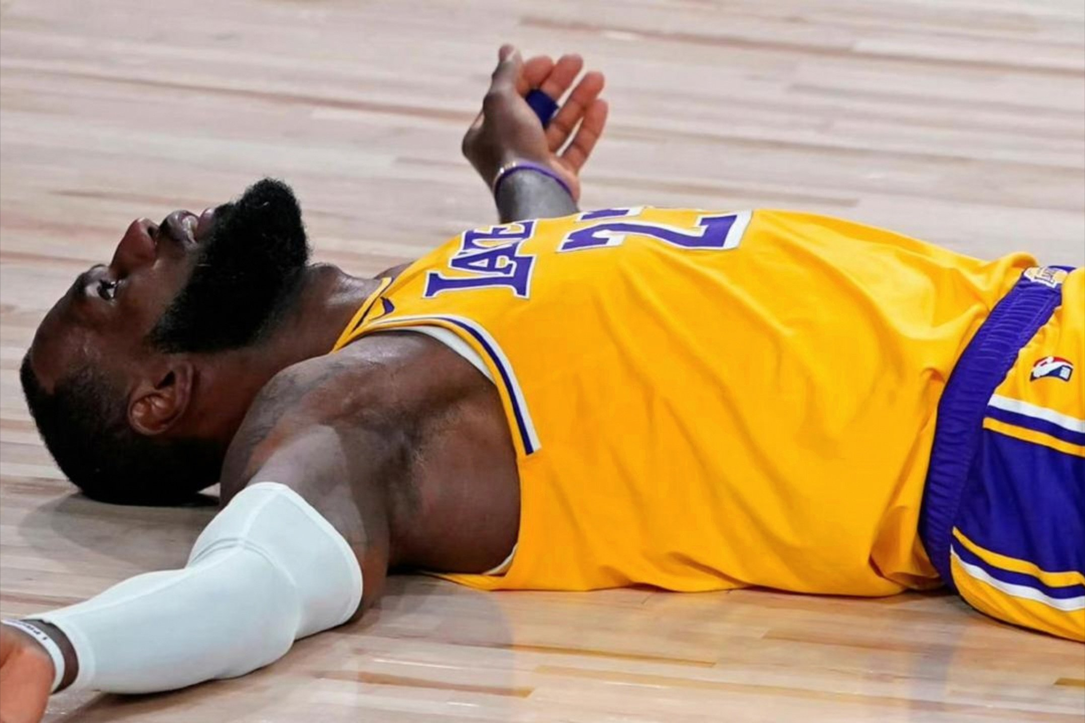 开云-2.4亿留里夫斯，追巨星？湖人计划詹姆斯离开后选“最疯的路”？