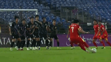 开云体育下载-阮庭北染红离场！飞踹对手小腿，主帅看傻眼，传射建功险送点