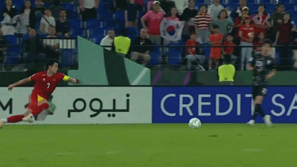 开云体育下载-阮庭北染红离场！飞踹对手小腿，主帅看傻眼，传射建功险送点