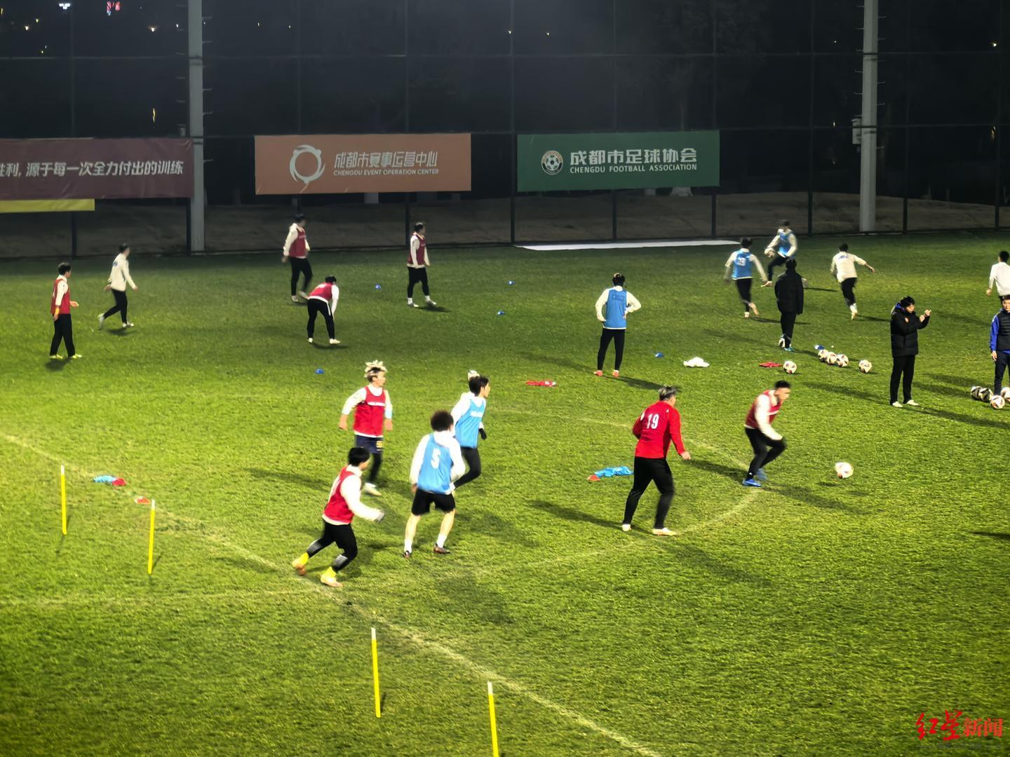 开云体育官网-成都锦城队提前一个多月开始冬训，年龄最大球员每天跑动5000米