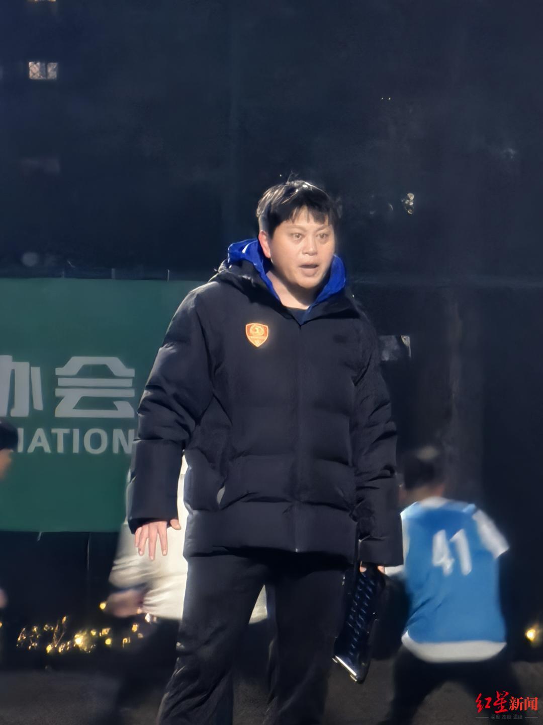 开云体育官网-成都锦城队提前一个多月开始冬训，年龄最大球员每天跑动5000米