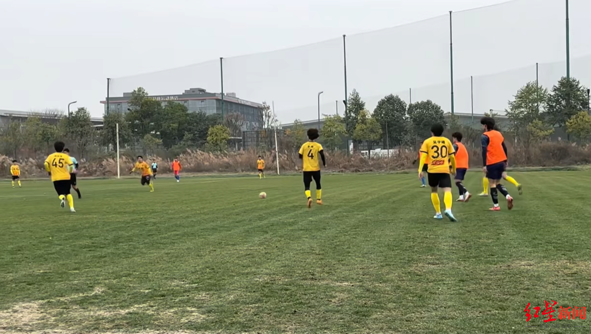 开云体育官网-成都锦城队提前一个多月开始冬训，年龄最大球员每天跑动5000米