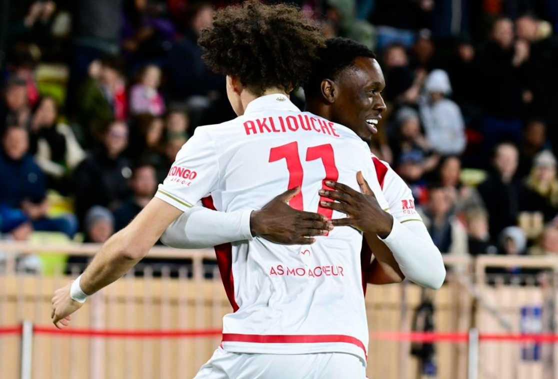 开云体育下载-欧冠神剧情！卫冕冠军让二追三，20岁天才全场最佳：梅开二度