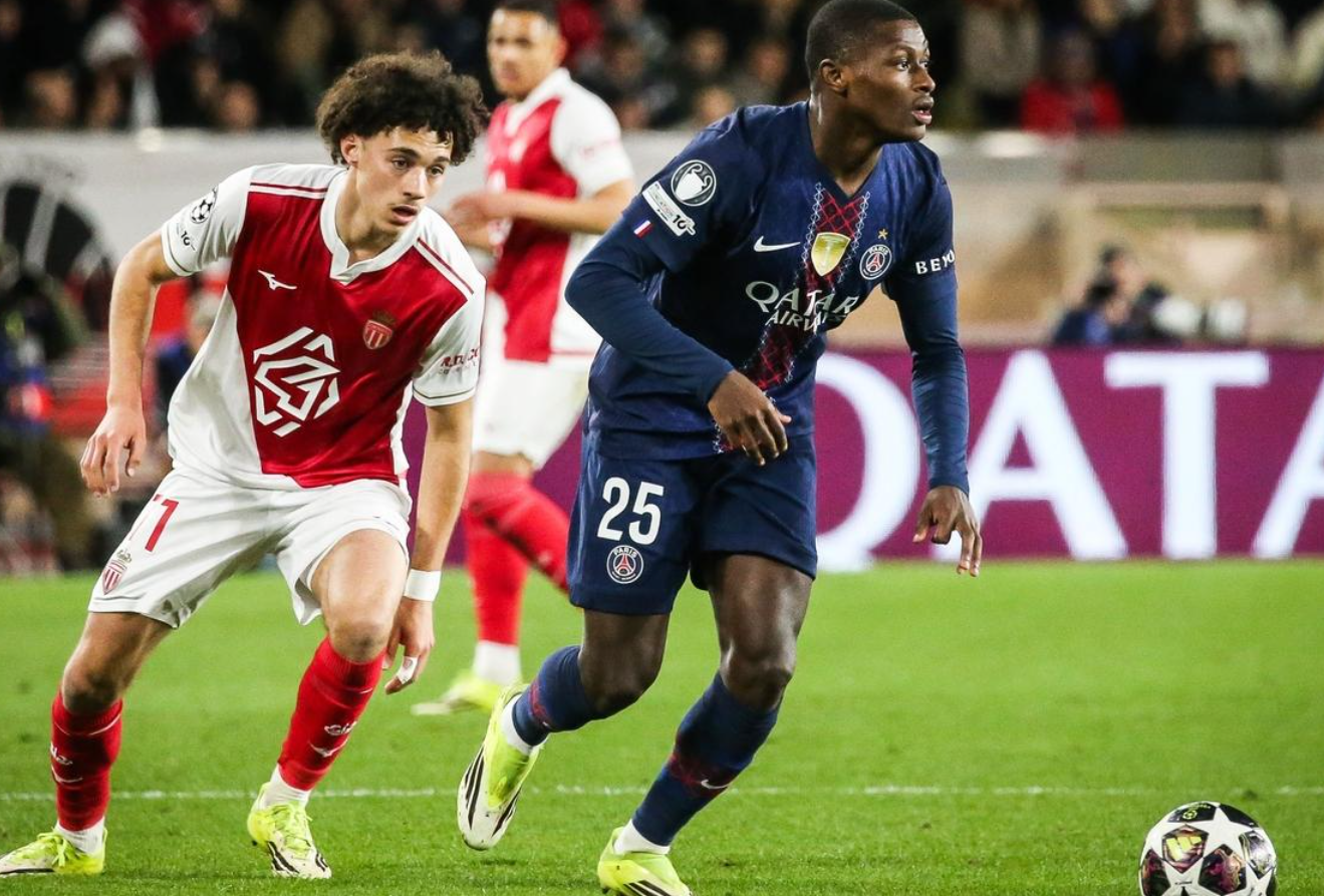 开云体育下载-欧冠神剧情！卫冕冠军让二追三，20岁天才全场最佳：梅开二度