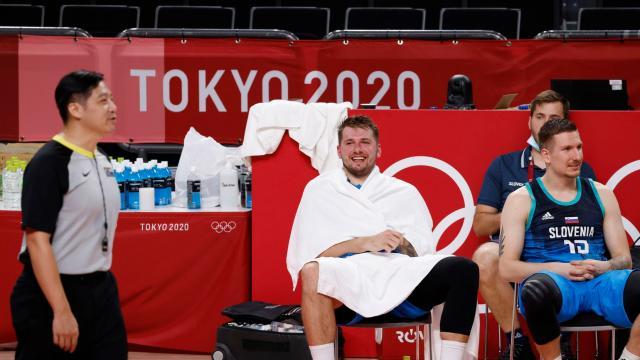 开云体育下载-奥运首秀东契奇再现神奇，他让美国众星相形见绌